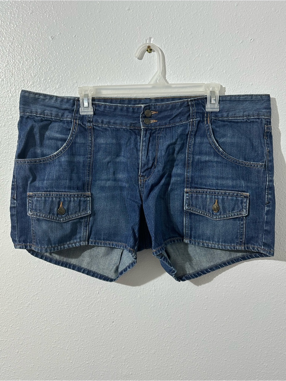 Old Navy Womens Size 16 Reg Blue Denim Shorts 4” Inseam Beach Summer